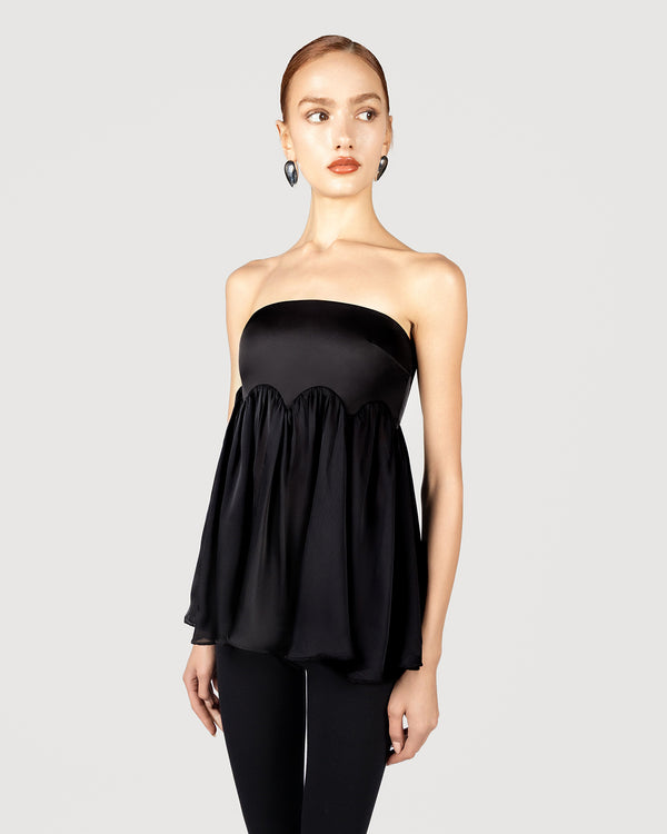 Scalloped detail top in black
