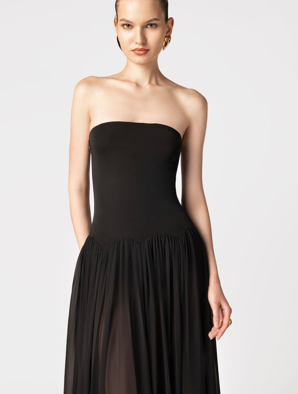 Scalloped waist maxi dress in black