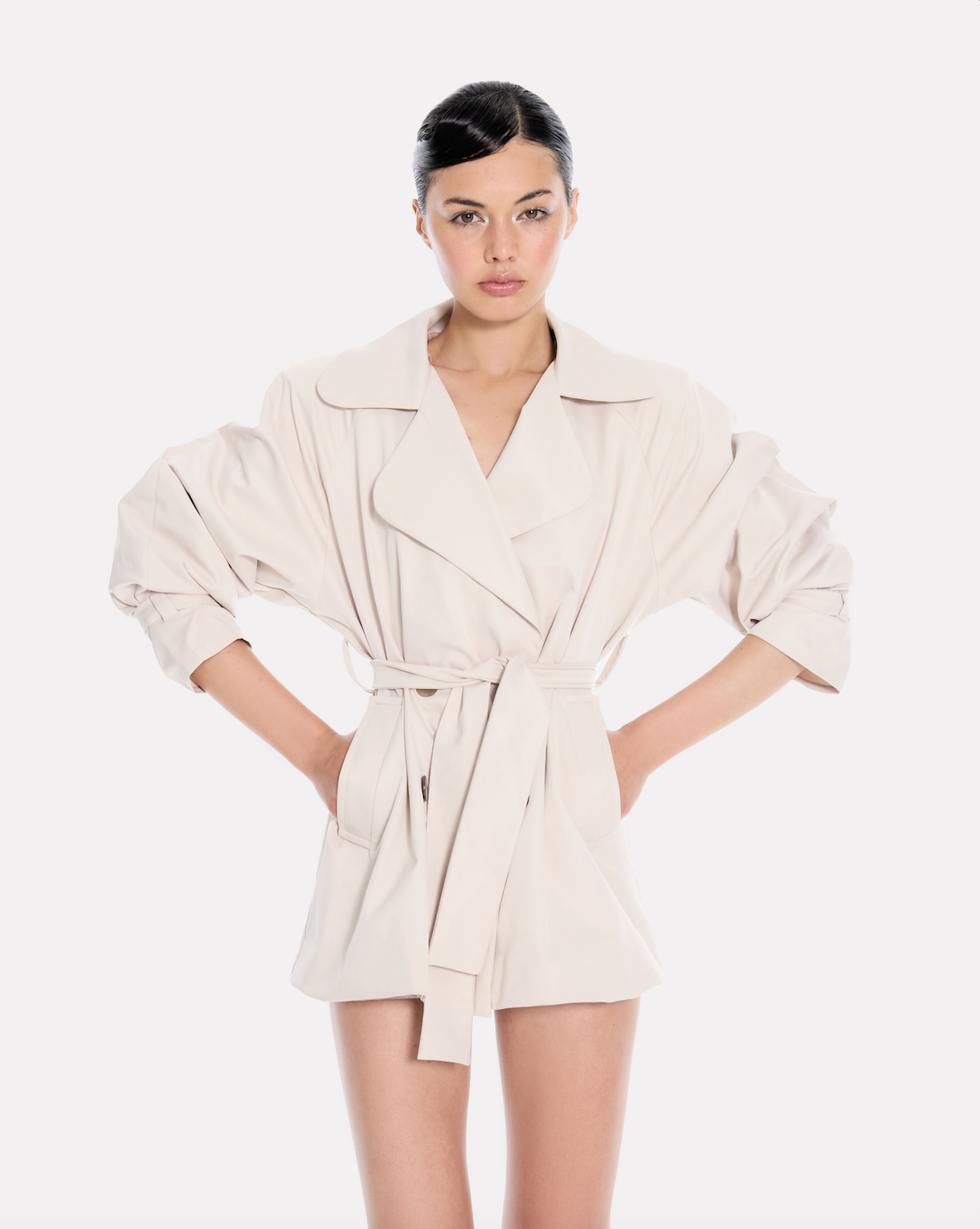 Structured voluminous trench coat in beige