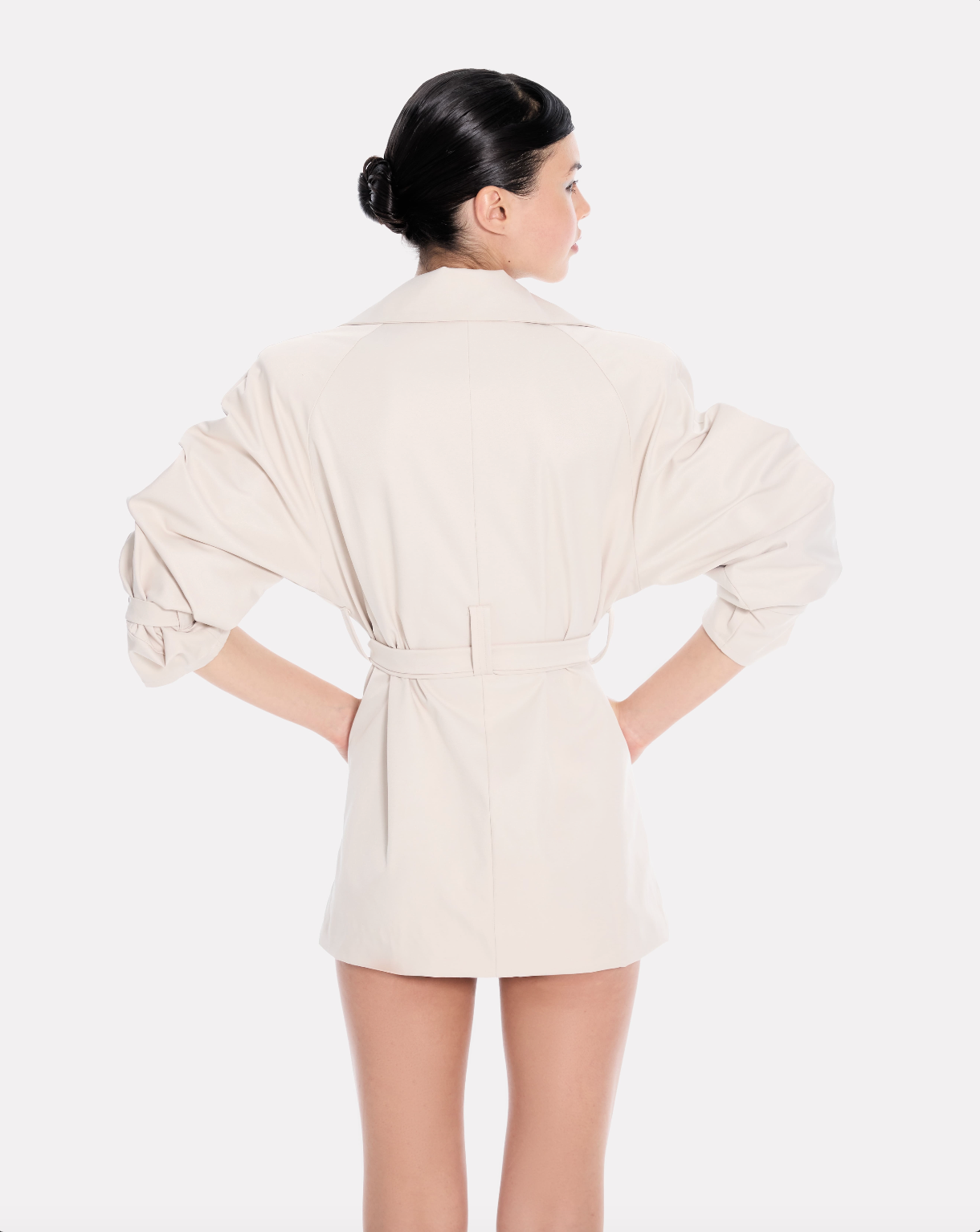 Structured voluminous trench coat in beige