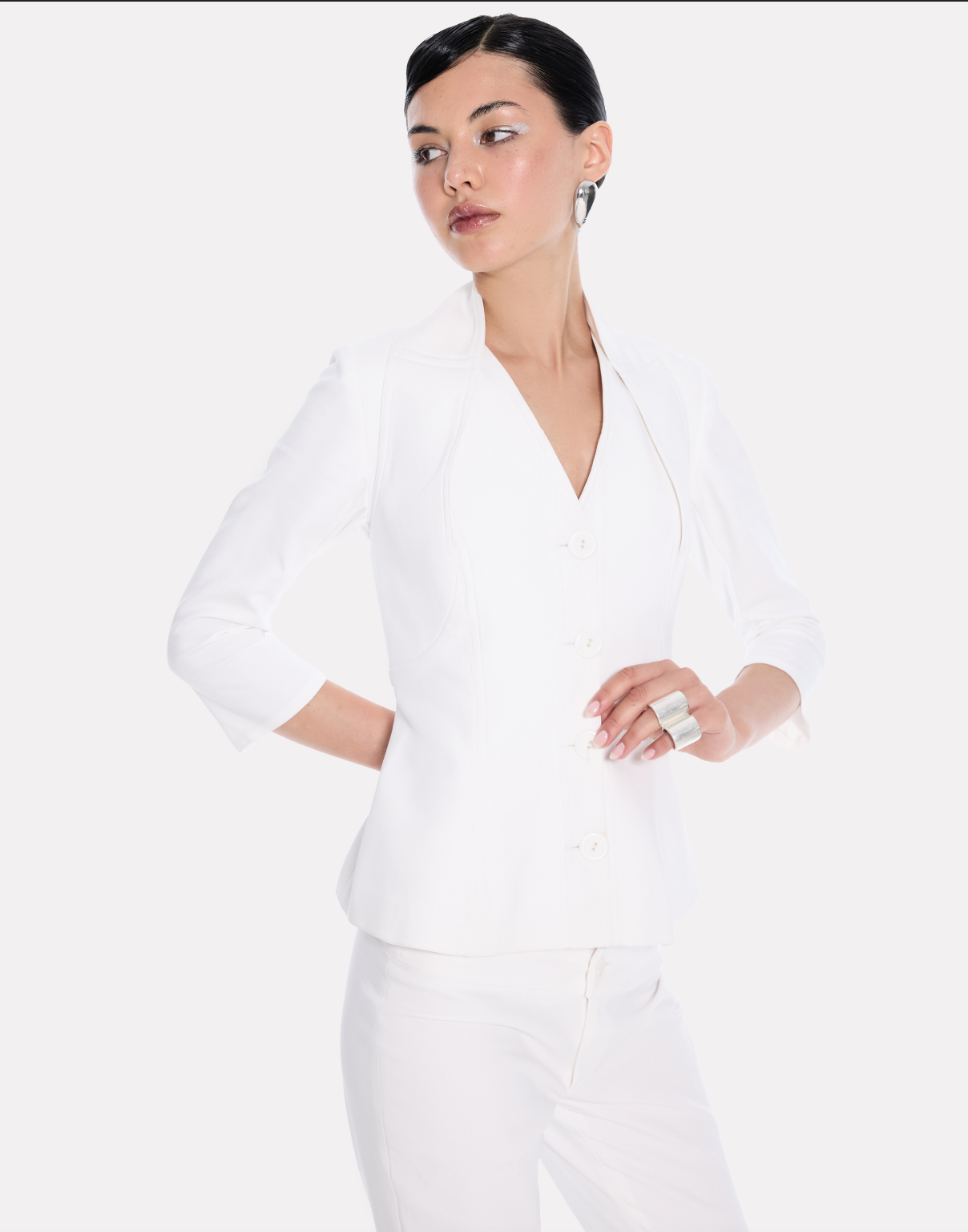 V-neck jacket with shawl collar detailing in white